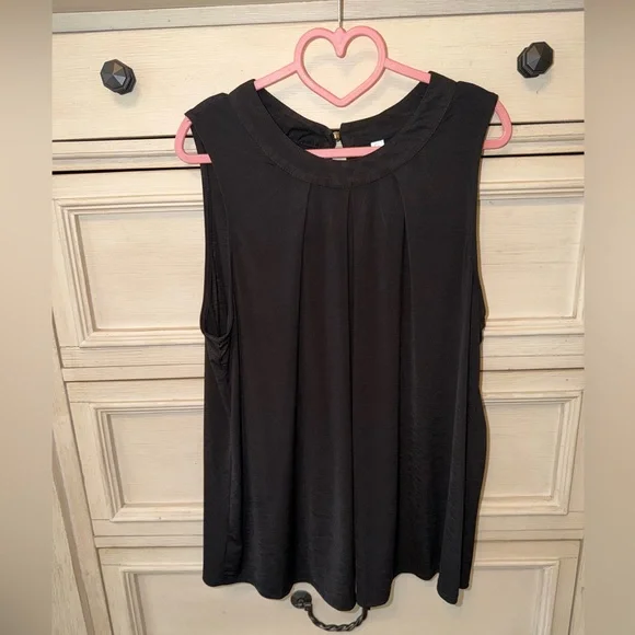 Sleeveless Black Pleated-Neck Tank Top - Picture 1 of 4